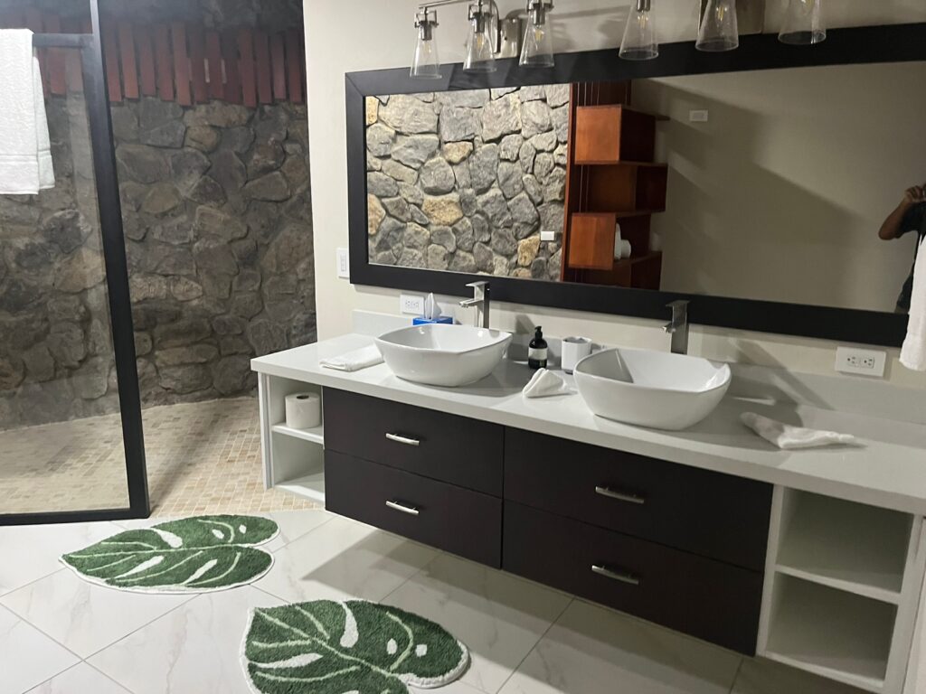 villa puerto escondido costa rica master bathroom